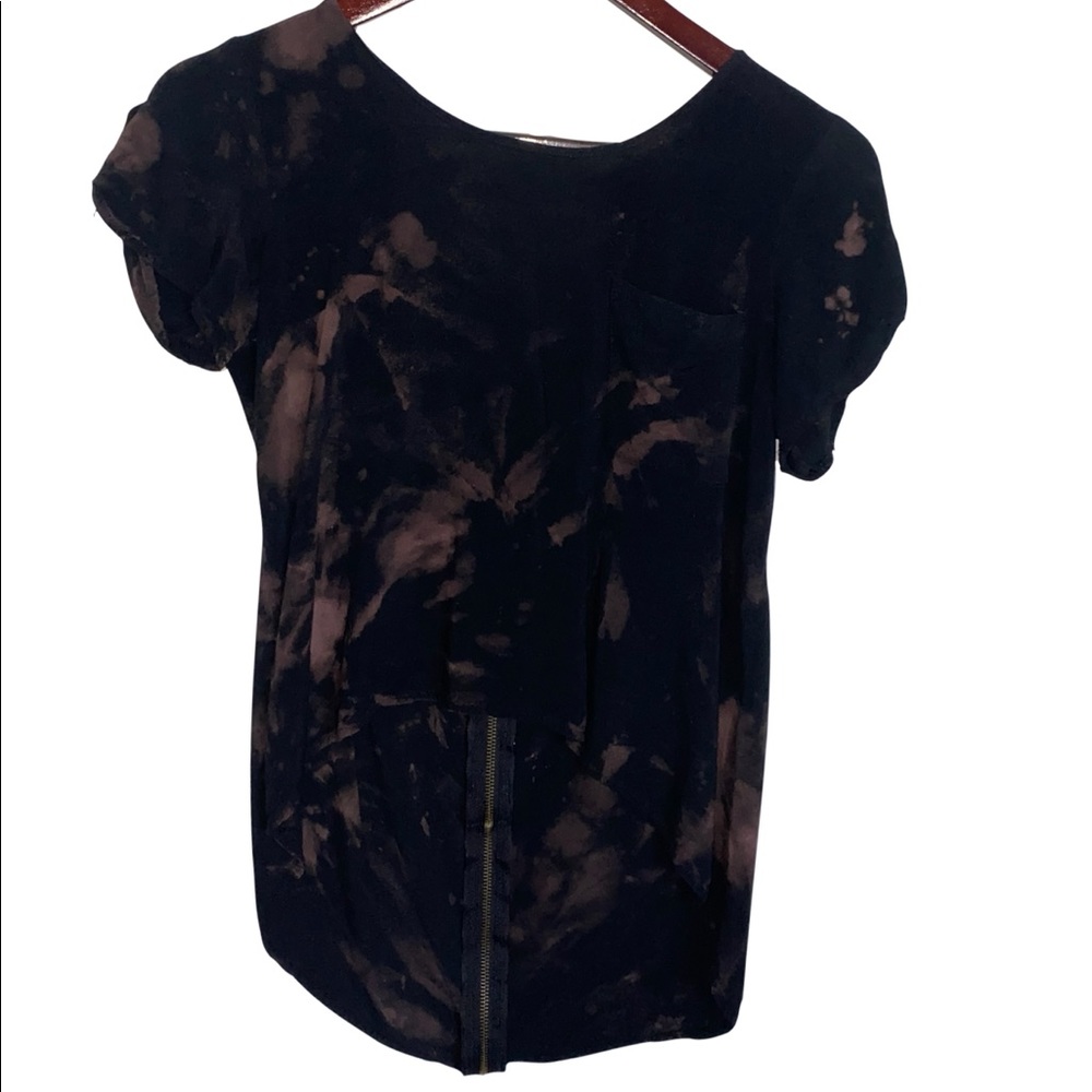 HI-LOW BLEACHED ZIPPERED TOP